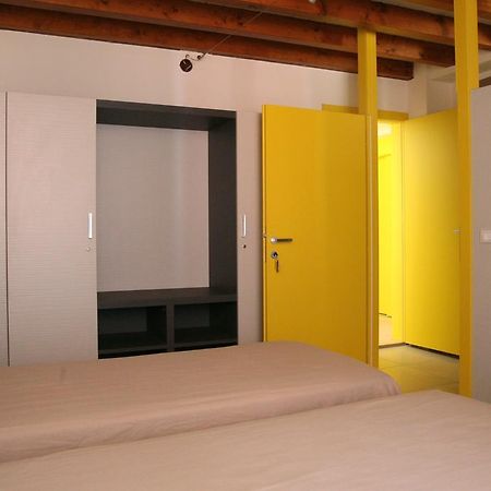 Ostello Locanda Degli Acrobati Brescia Phòng bức ảnh