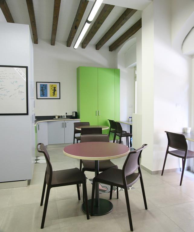Ostello Locanda Degli Acrobati Brescia Ngoại thất bức ảnh