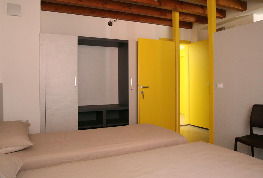 Ostello Locanda Degli Acrobati Brescia Phòng bức ảnh